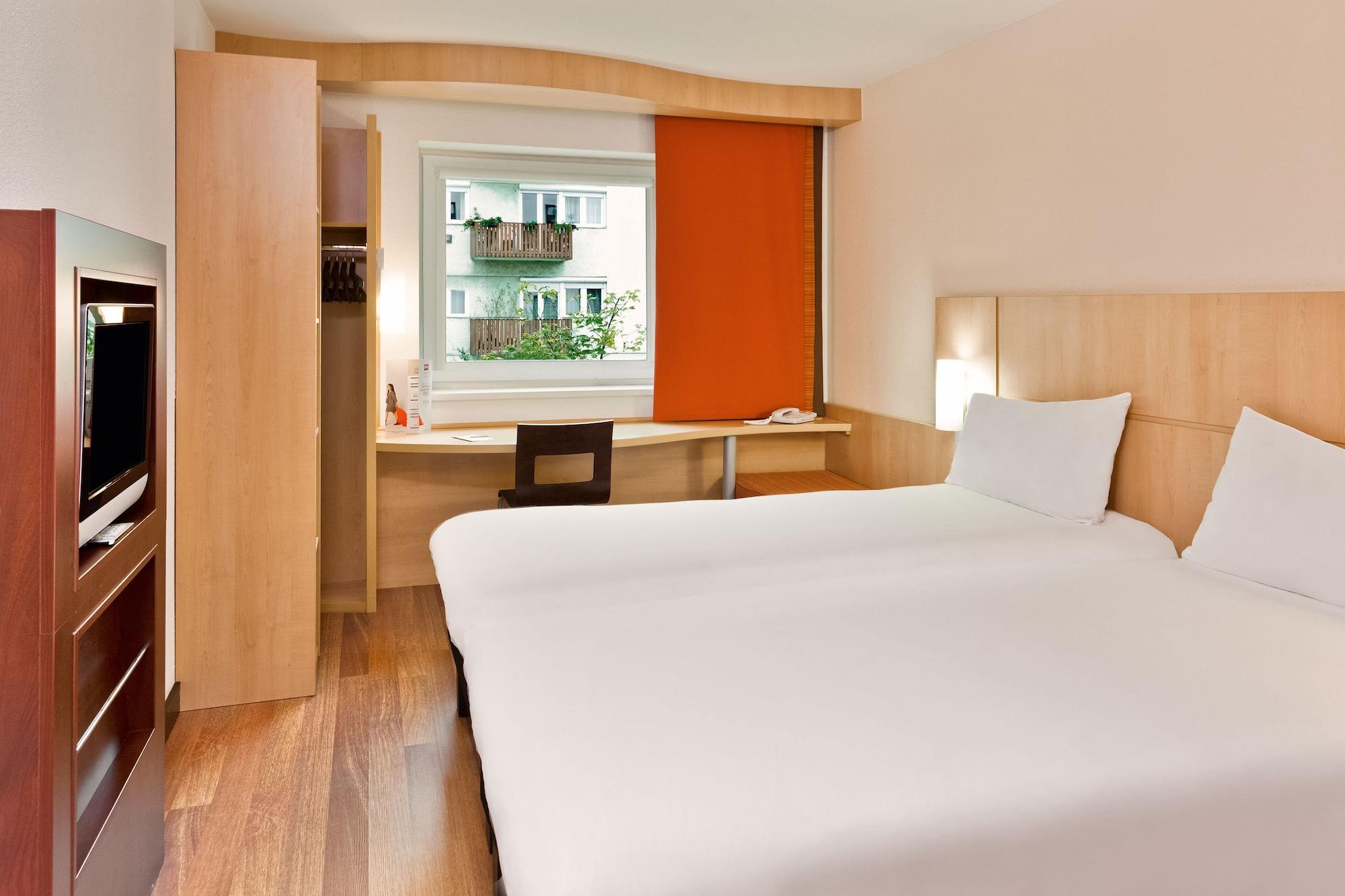 Ibis Gyor Hotel Exterior photo