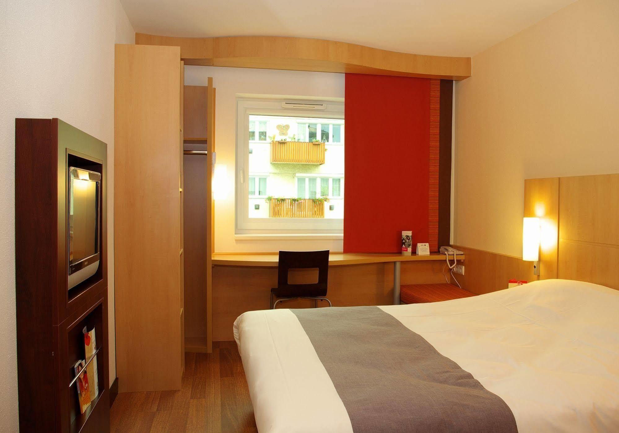 Ibis Gyor Hotel Exterior photo